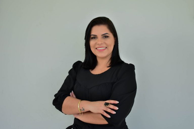 Professora Carol Ribeiro - Instituto Partner